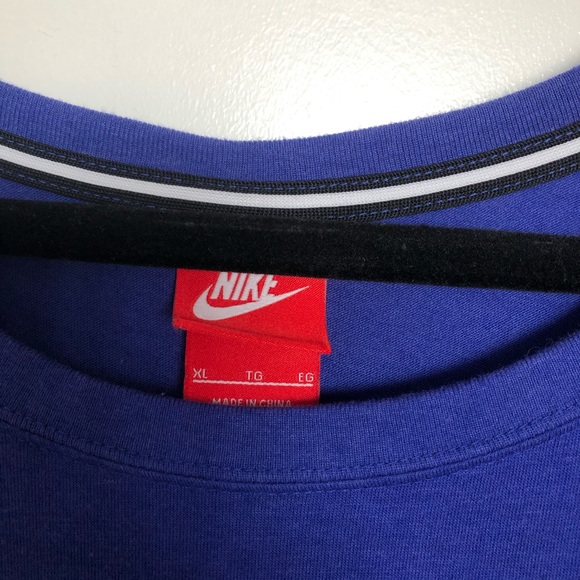 EUC - Nike Workout Shirt - Picture 3 of 3